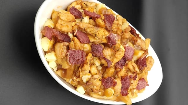 Club It Poutine.